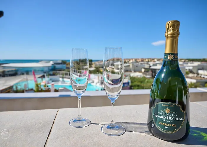 Coursives Red-light 108 Vue Appartamento