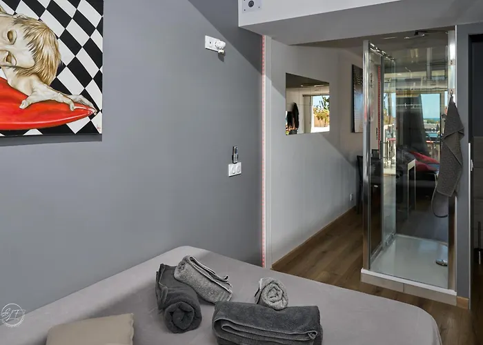 Appartamento Coursives Red-light 108 Vue