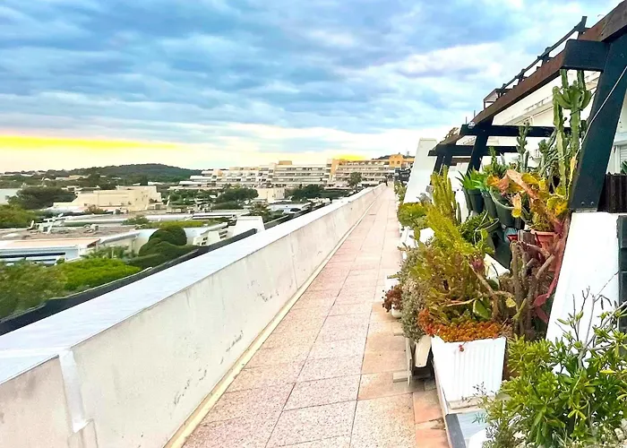 Coursives Red-light 108 Vue Appartamento